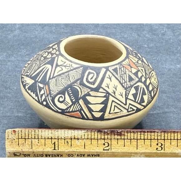 Hopi-Tewa Polychrome Pottery Seed Pot Signed by Ta'wy" Native American Art - Picture 7 of 8
